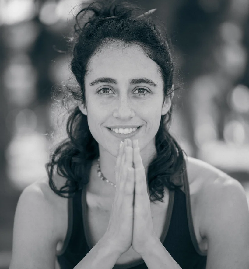 על בתשבע - מדריכת יוגה ויוגה תרפיה באזור תל אביב